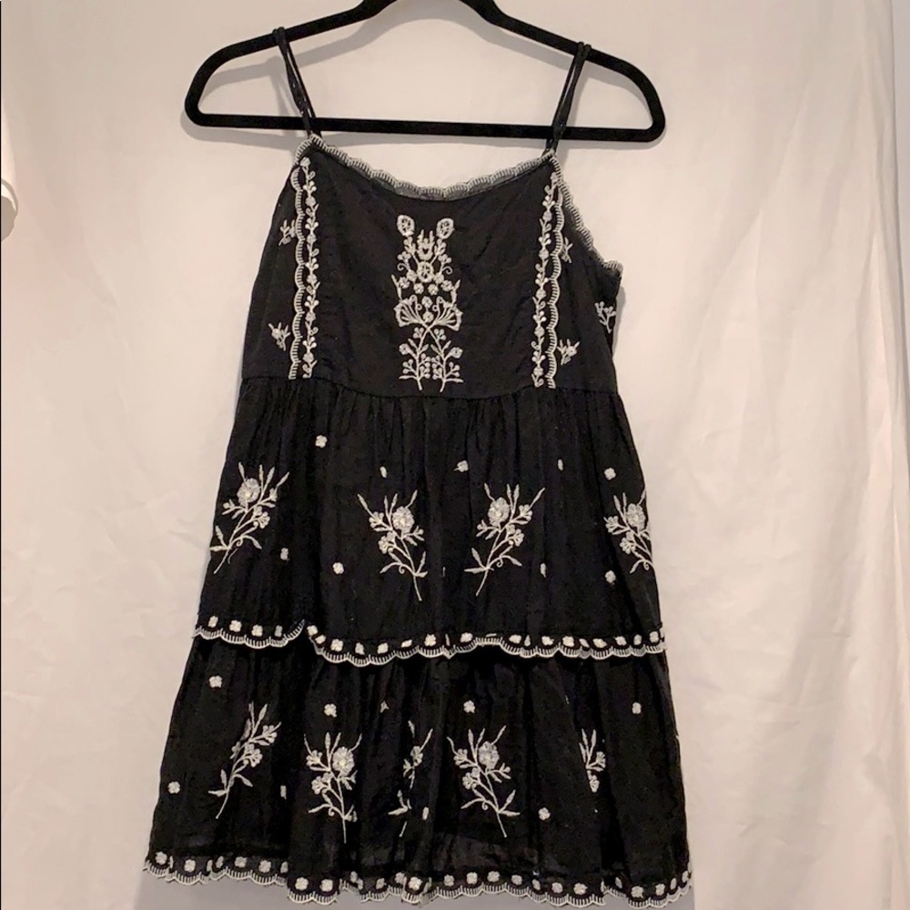 Urban outfitters black and white sun dress medium
